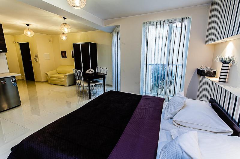 Apart-Lux Aparthotel Bytom Buitenkant foto