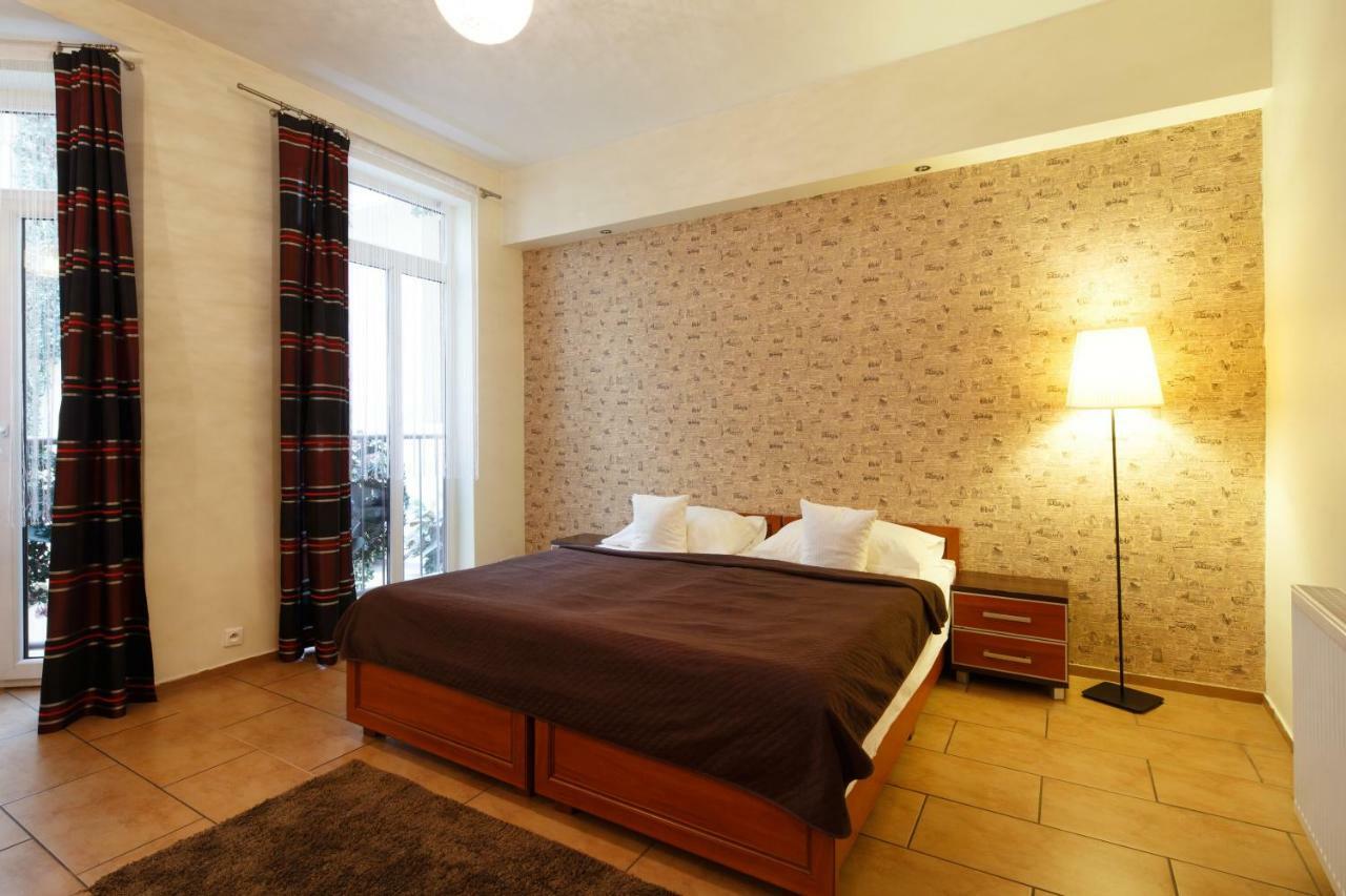 Apart-Lux Aparthotel Bytom Buitenkant foto
