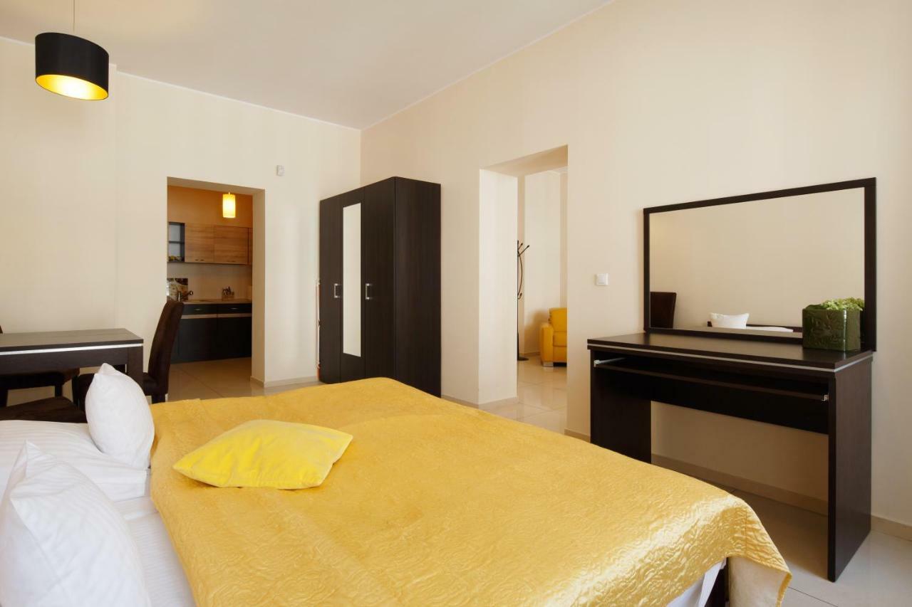 Apart-Lux Aparthotel Bytom Buitenkant foto